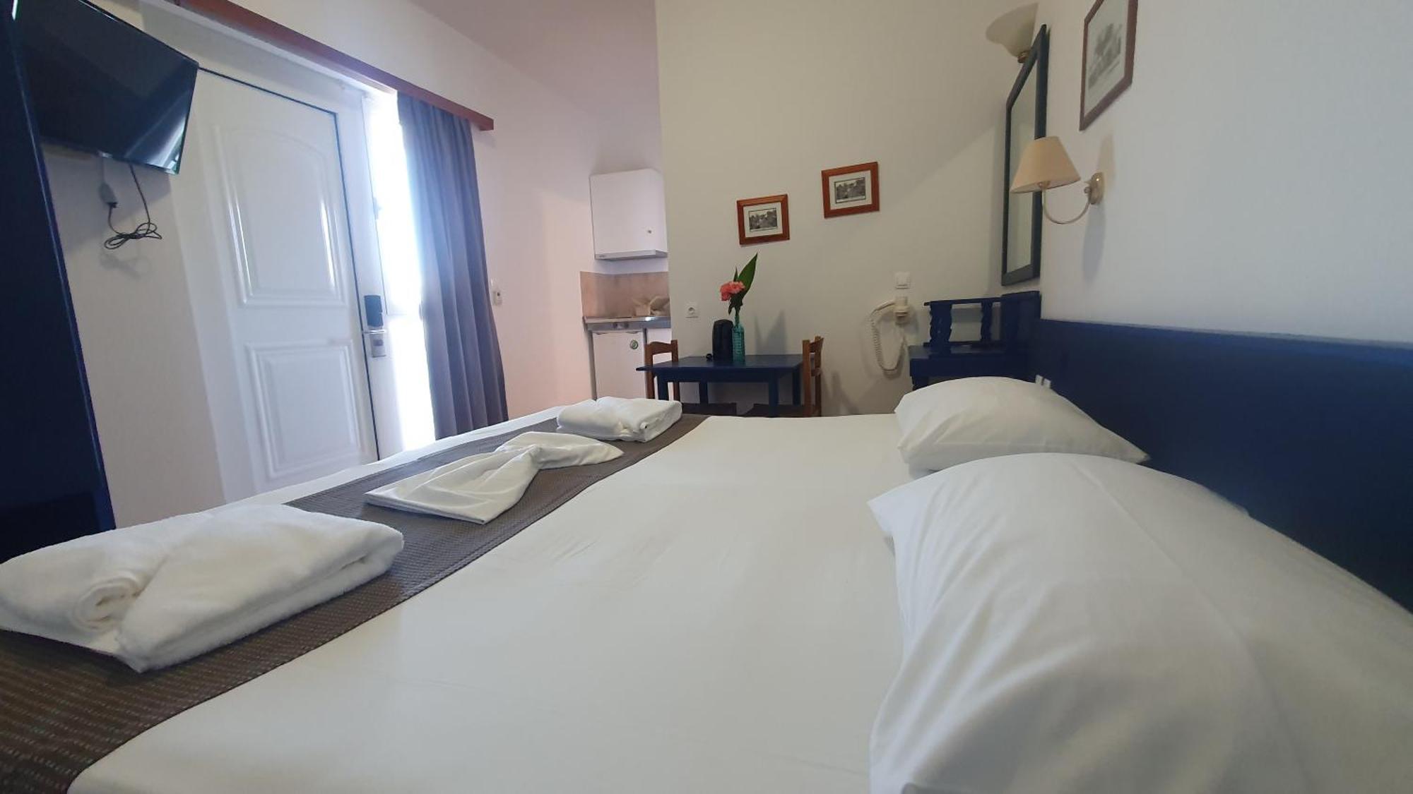 Filoxenia & Aparthotel Theológos