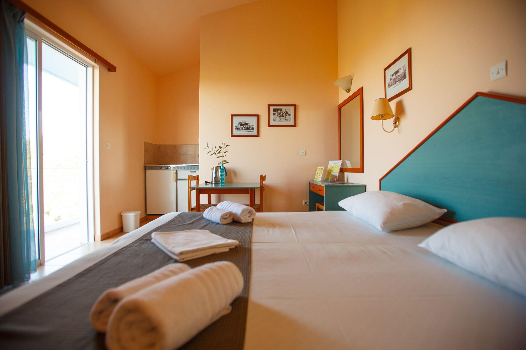 Filoxenia & Aparthotel Theologos (Rhodes)